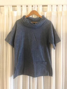 Saithong Heathered Soft Blue Short-Sleeve Tunic